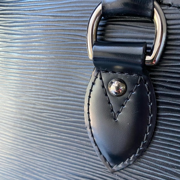 Mint condition! Authentic Louis Vuitton Pont-Neuf - Picture 2 of 10